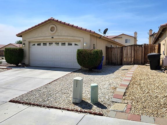 3rd image of 12758 Avanti Way