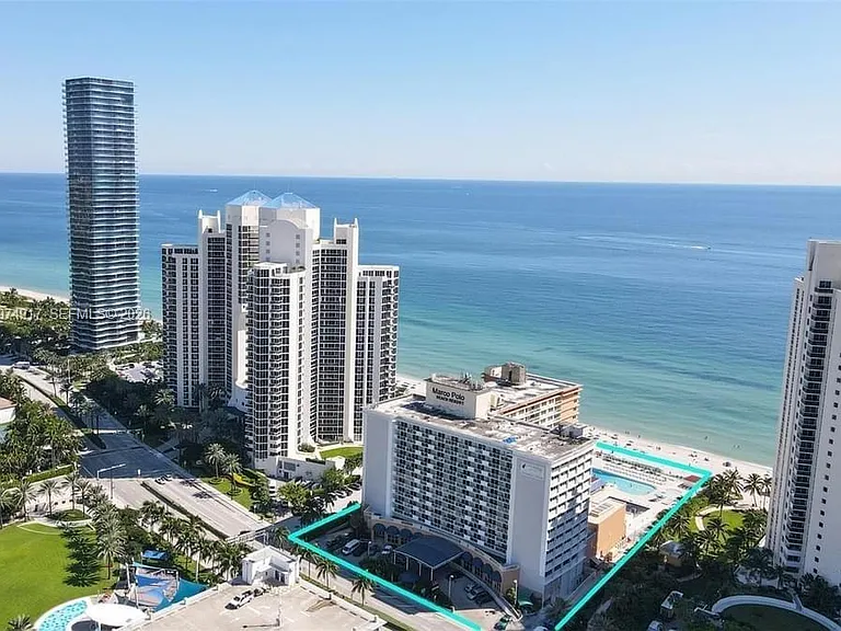 19201 Collins Ave #432 — Photo 2