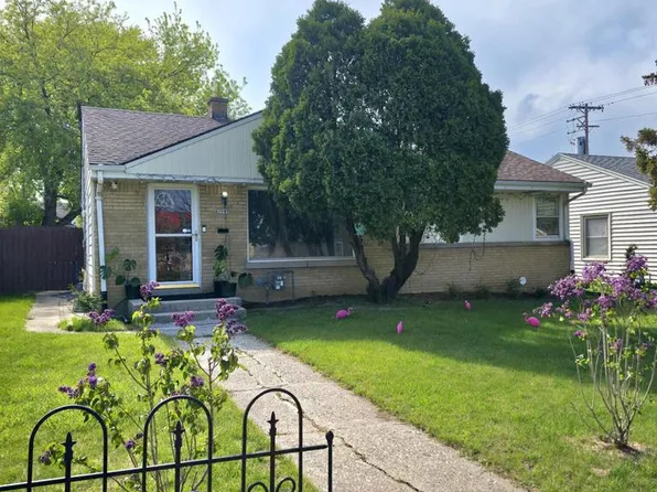 3949 N 77th STREET, Milwaukee, WI 53222