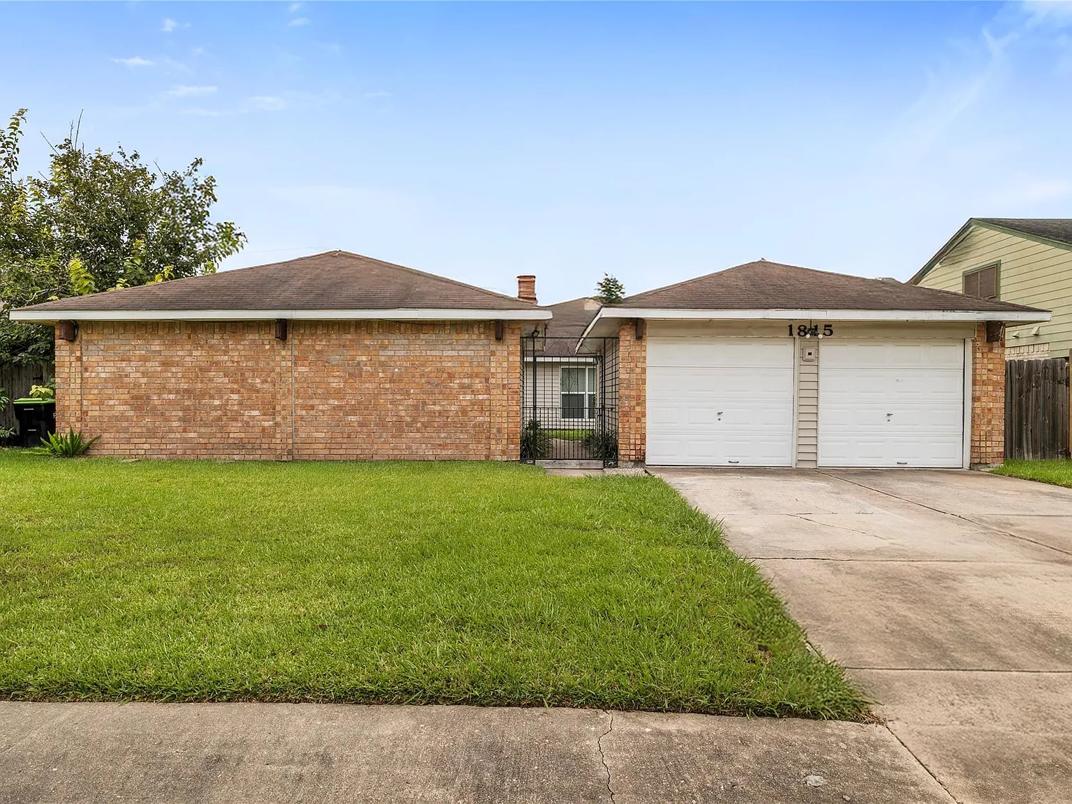 3 bed, 2.0 bath, 1661 sqft, $1,950 — Photo 2