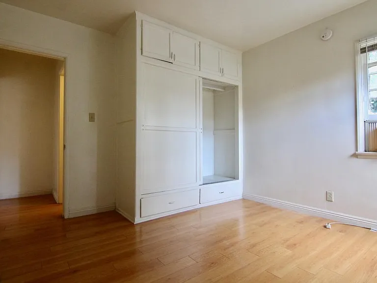 1410 N Kenmore Ave #1 — Photo 4