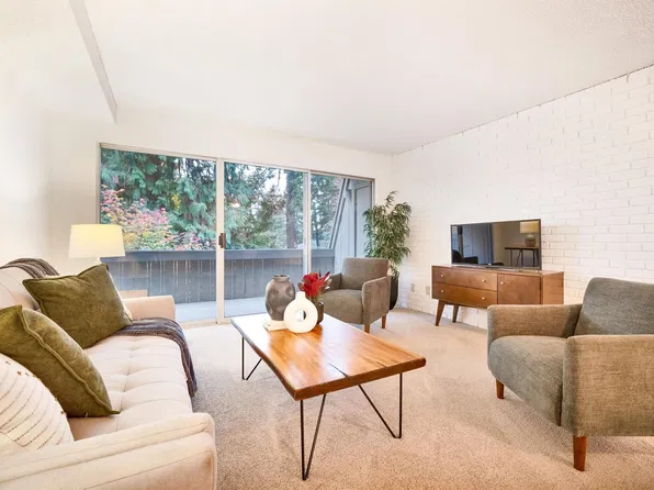 4807 180th Street SW #E208, Lynnwood, WA 98037