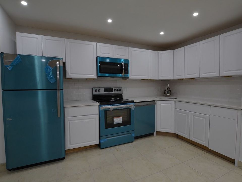 1st image of 5-49 51st Ave #1