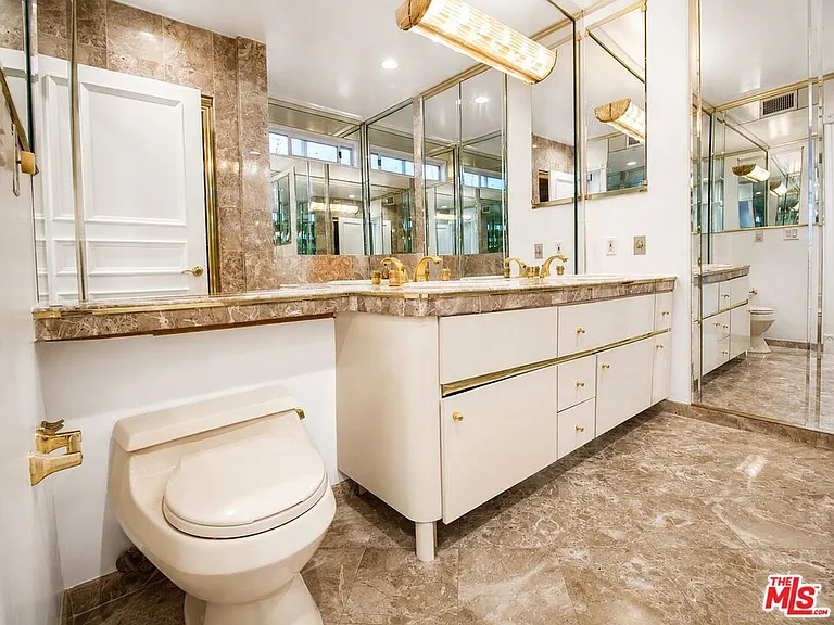 342 N Palm Dr #201 — Photo 17