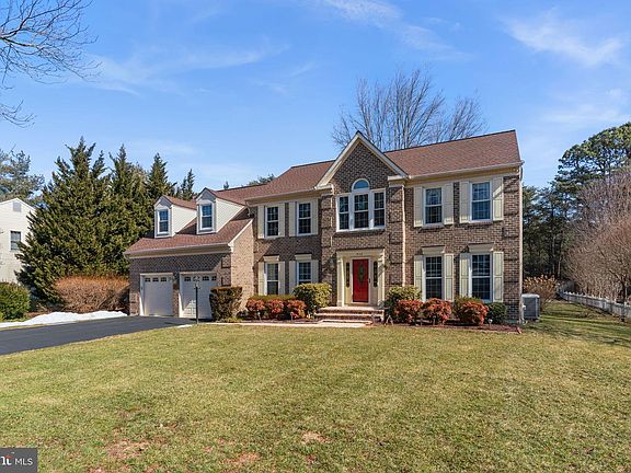 3rd image of 914 Redmore Dr