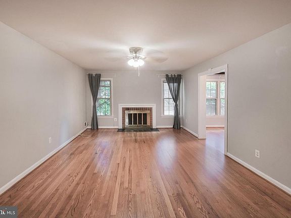 3rd image of 6611 Rosecroft Pl