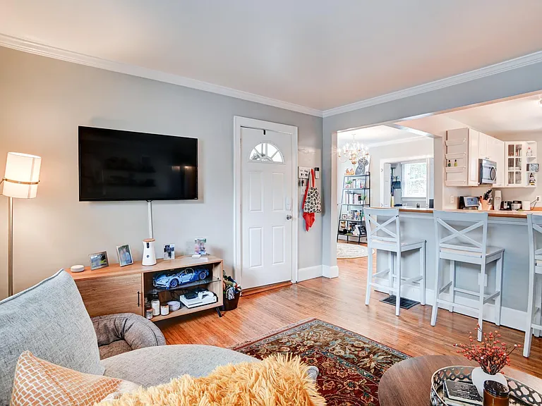 2215 Scott Ave — Photo 13