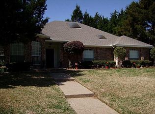 331 Sandy Creek Dr, Desoto, TX 75115