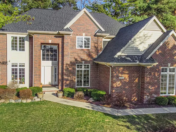 4811 Crooked Stick Ct, Brighton, MI 48116