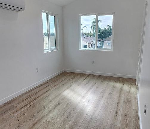 4th image of 2409 L St #2