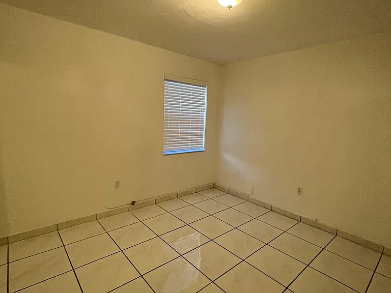 2498 SW 17th St #4303 — Photo 11