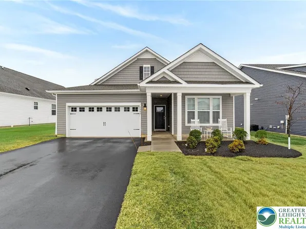 7903 Keystone Dr, Breinigsville, PA 18031