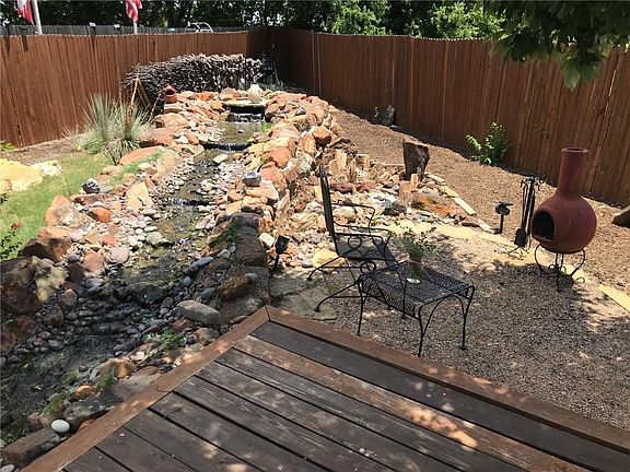 3rd image of 984 Mesa Vista Dr