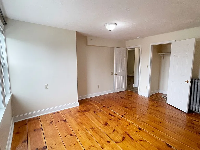 136 Central St — Photo 32