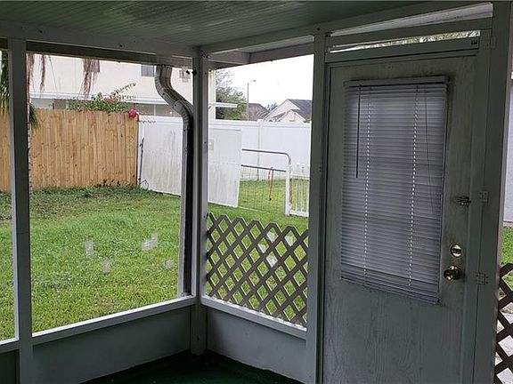 5th image of 1726 Putney Cir