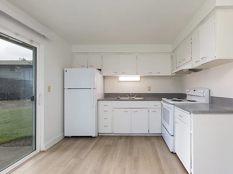 Timberwood Apartments — Photo 31