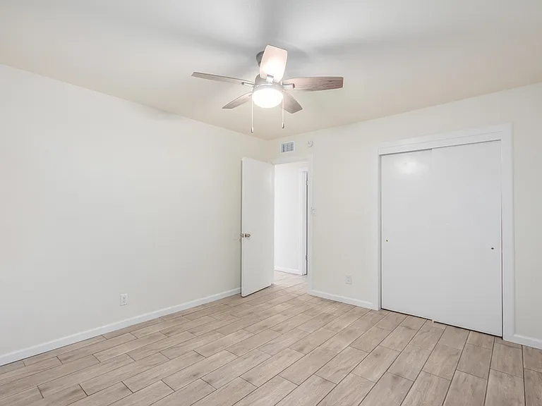 5107 N 28th Dr #3 — Photo 6