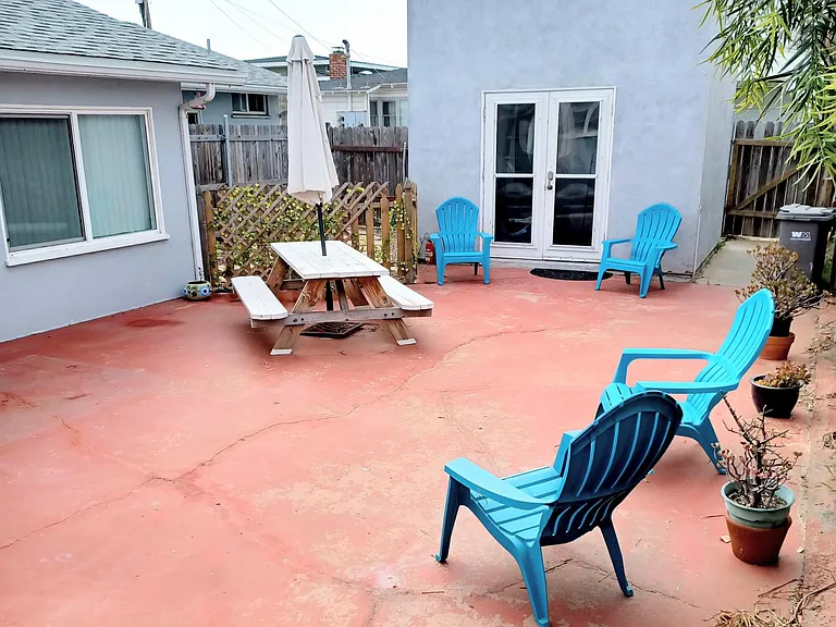 Detached Multi Purpose Building with Loft included!