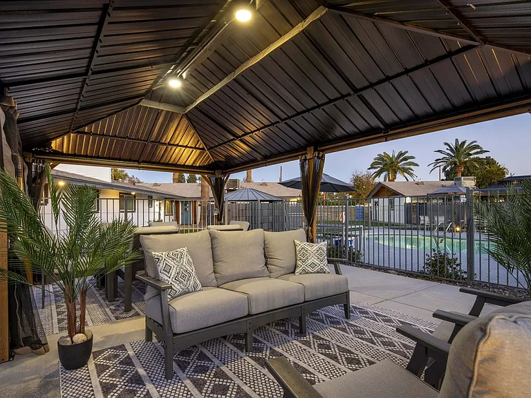 Modern patio home, pet friendly resort living in Arcadia at Urban Falls. — Photo 18