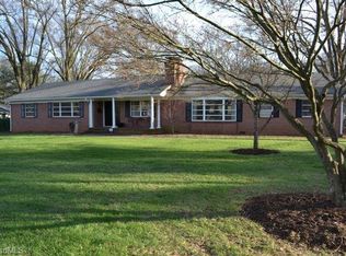 2428 Country Club Rd, Winston Salem, NC 27104