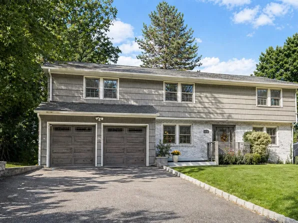 10 Lundy Ln, Mamaroneck, NY 10538