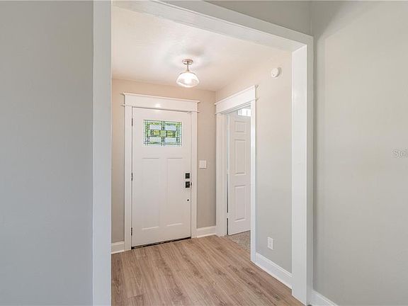 5th image of 805 E Frierson Ave