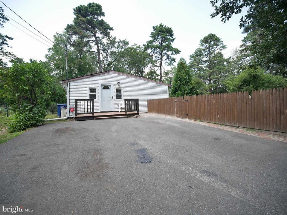 1st image of 4 Primrose Ln
