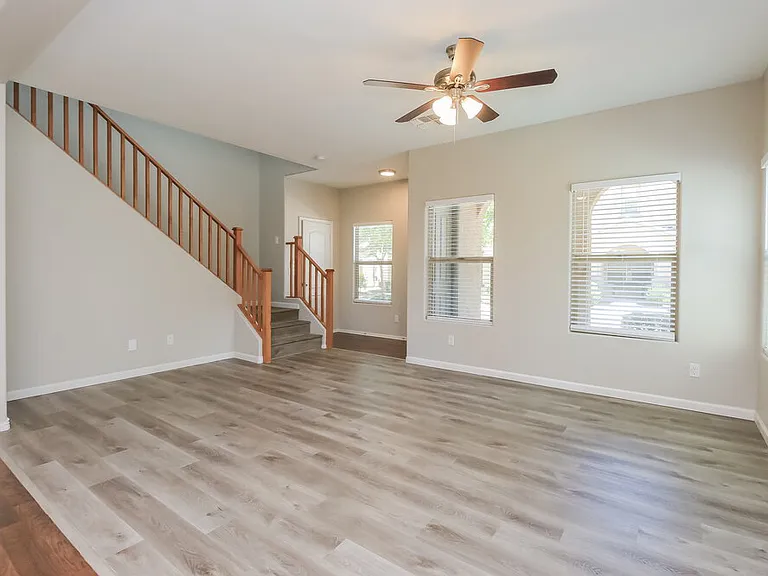 899 S Pheasant Dr — Photo 6