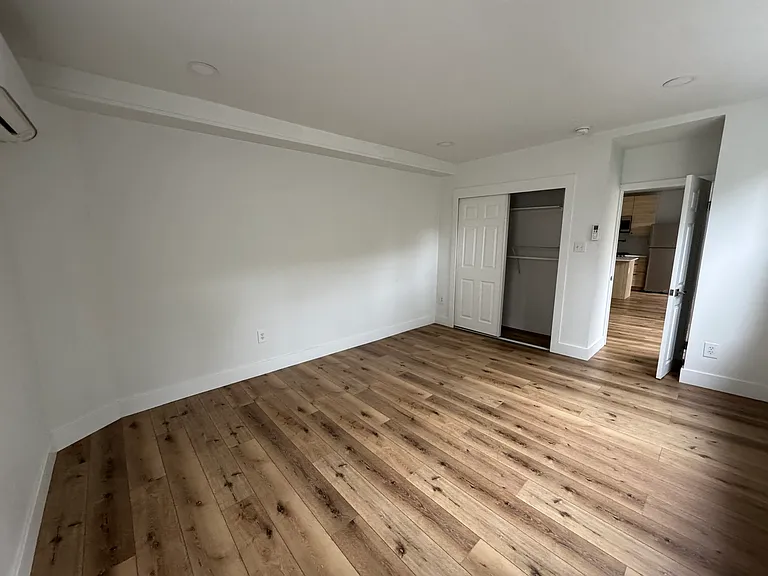 332 Lombard St #3R — Photo 12