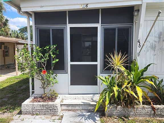 5th image of 136 Amber Ave