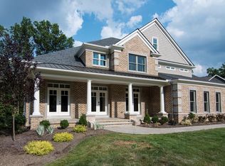 1723 Bur Oak Dr, Westlake, OH 44145