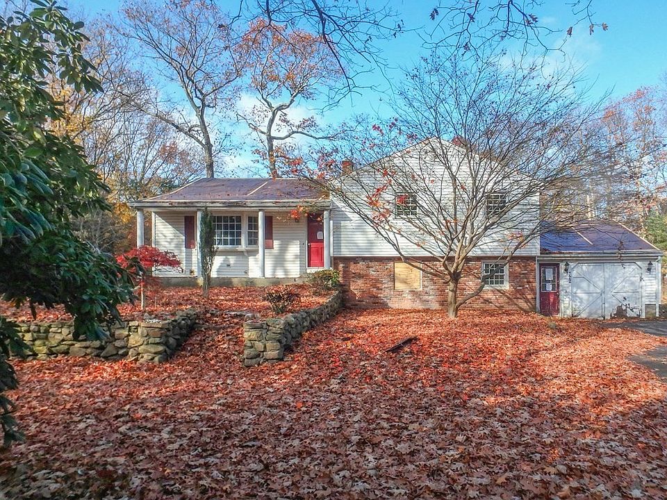 322 Station St, Coventry, RI 02816 Zillow