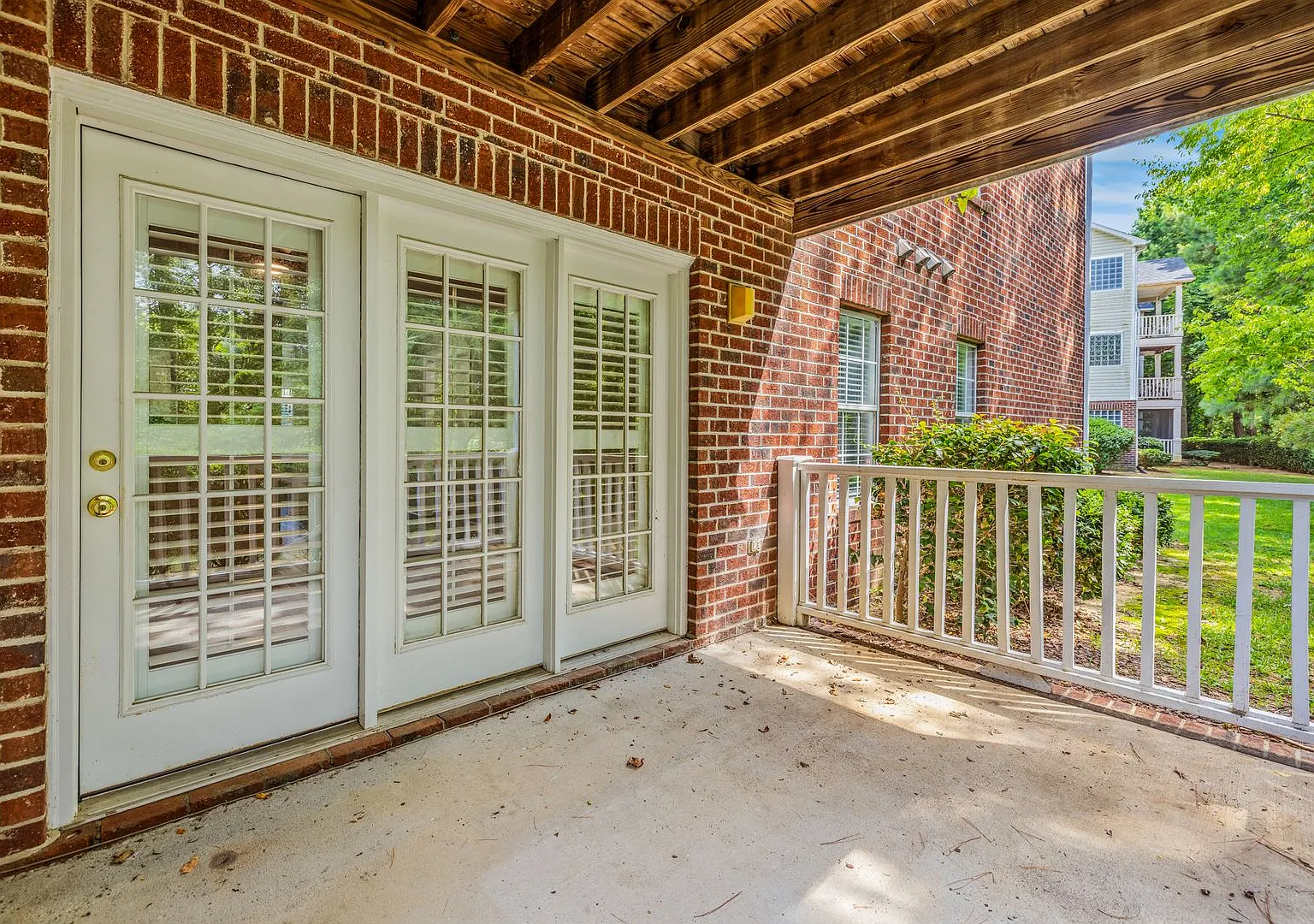 Kings Grant Condo — Photo 3