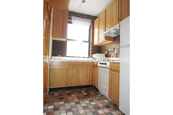 Rented by City Connections Realty | media 28