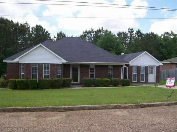 2741 Marilyn St, Elba, AL 36323
