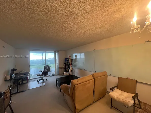 3100 W Rolling Hills Cir APT 709, Davie, FL 33328