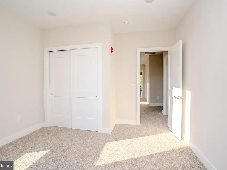 112 Village Dr — Photo 18
