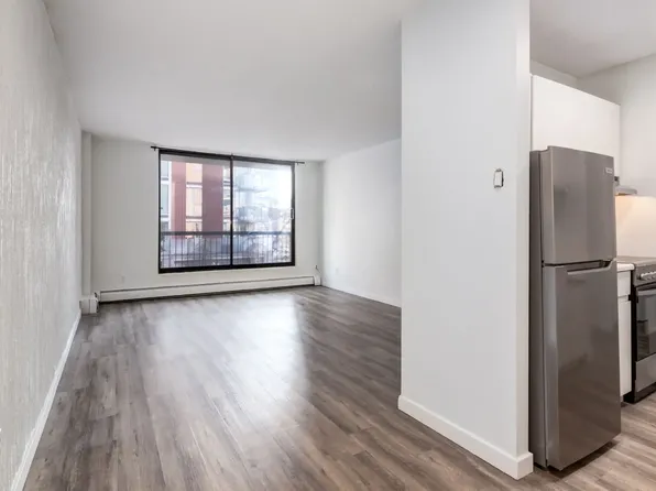 115 25th Ave SW #403, Calgary, AB T2S 0K8