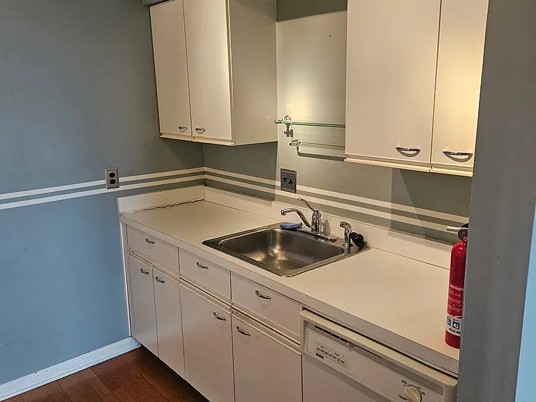 1421 Peachtree St NE #305 — Photo 8