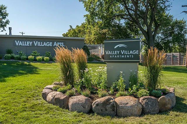 Valley Village Apartments — Photo 22