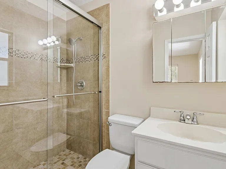 2406 Husson Ave — Photo 3