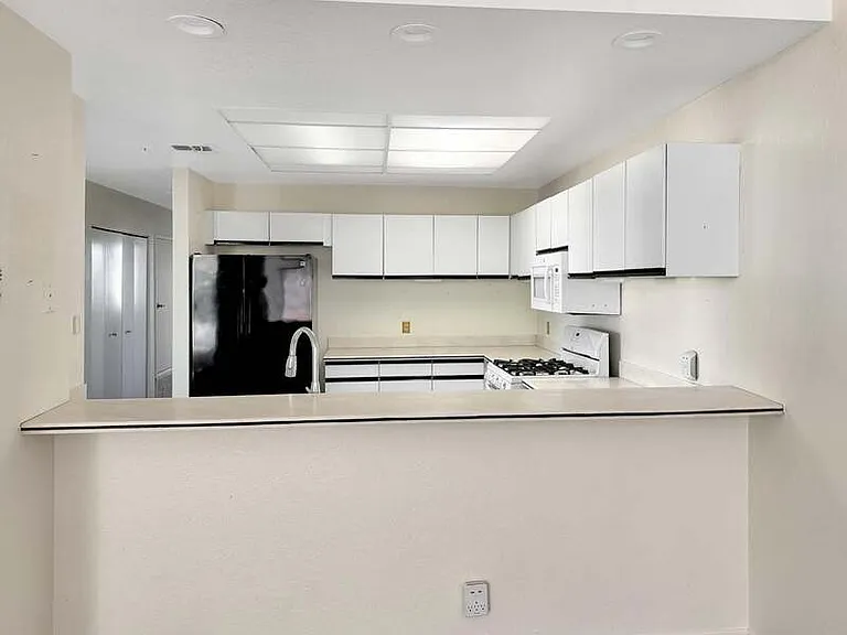 2601 S Broadmoor Dr #66 — Photo 3