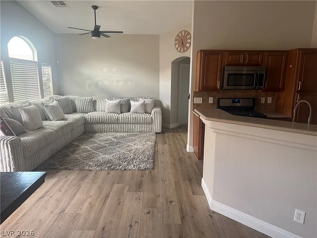 2 bed, 2.0 bath, 1118 sqft, $1,700 — Photo 3