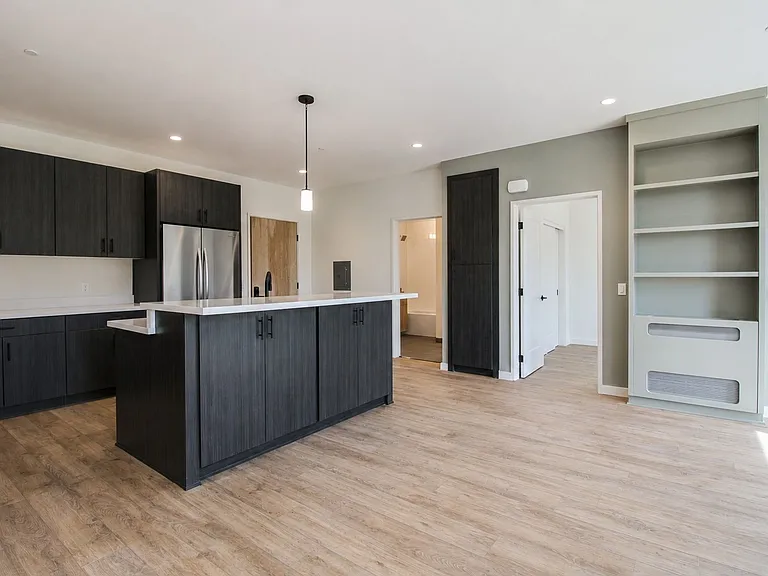 Newly Built Luxury Apartments in San Luis Obispo "Little Italy" — Photo 15