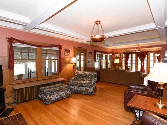 4th image of 4927 W Woodlawn Ct