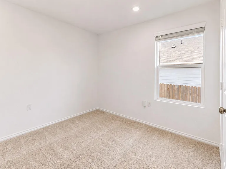 2612 Schwartz Ln — Photo 12
