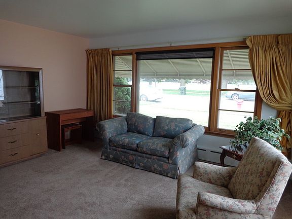 3rd image of 13029 S Carondolet Ave