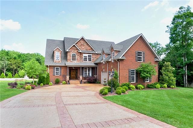 1st image of 2205 Woodcliff Dr