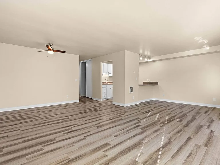 Bergen Apartments — Photo 6