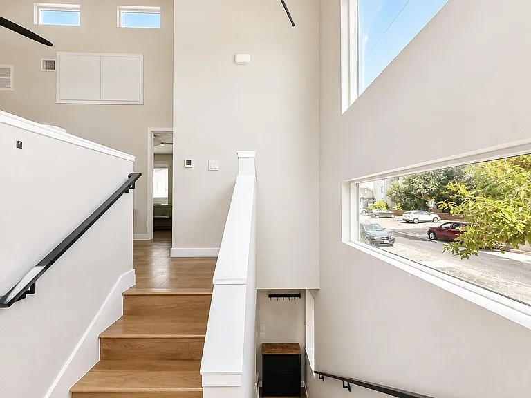 913 Duncan Ln #201 — Photo 14